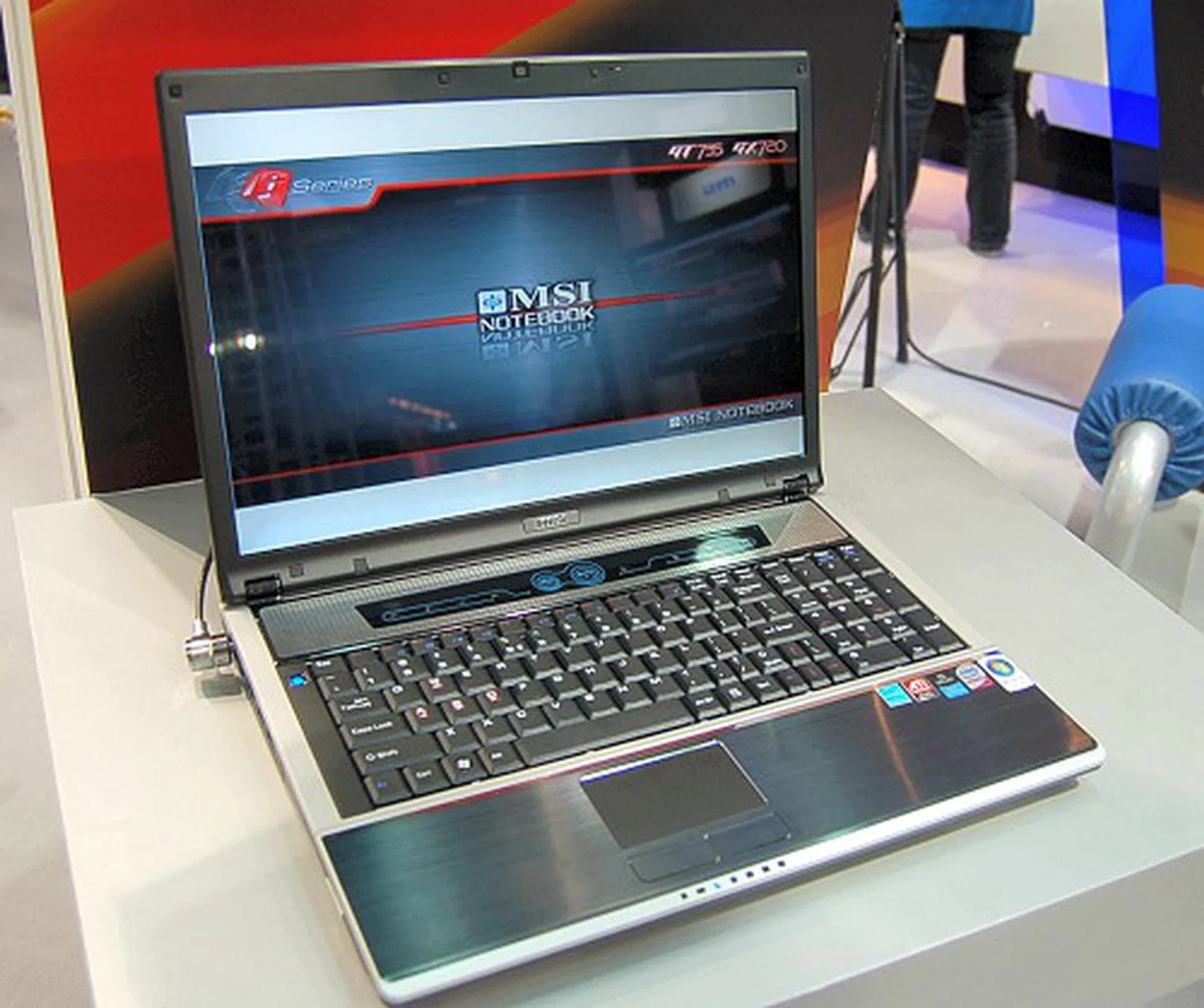  Here's the larger Intel equivalent of the gaming and entertainment series with the GT725. Specs include a 17-inch 1680x1050 resolution screen, Centrino 2 platform and Radeon HD 4850 graphics. Powerful indeed, but just lacks a true 16:9 screen.  