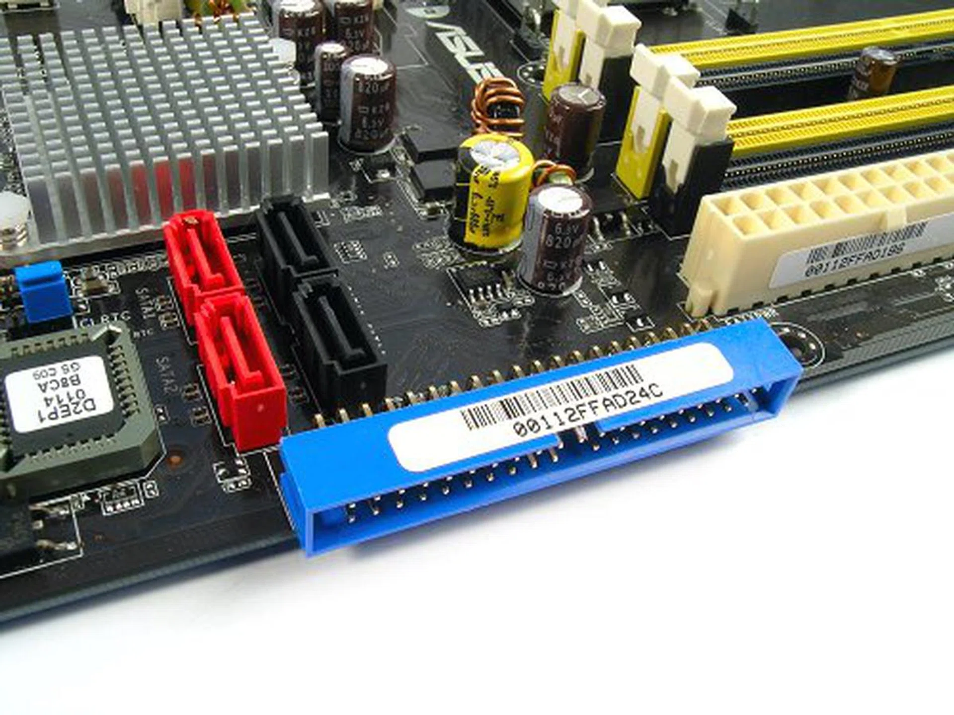 Native storage controller capabilities on the P5WD2-E Premium.