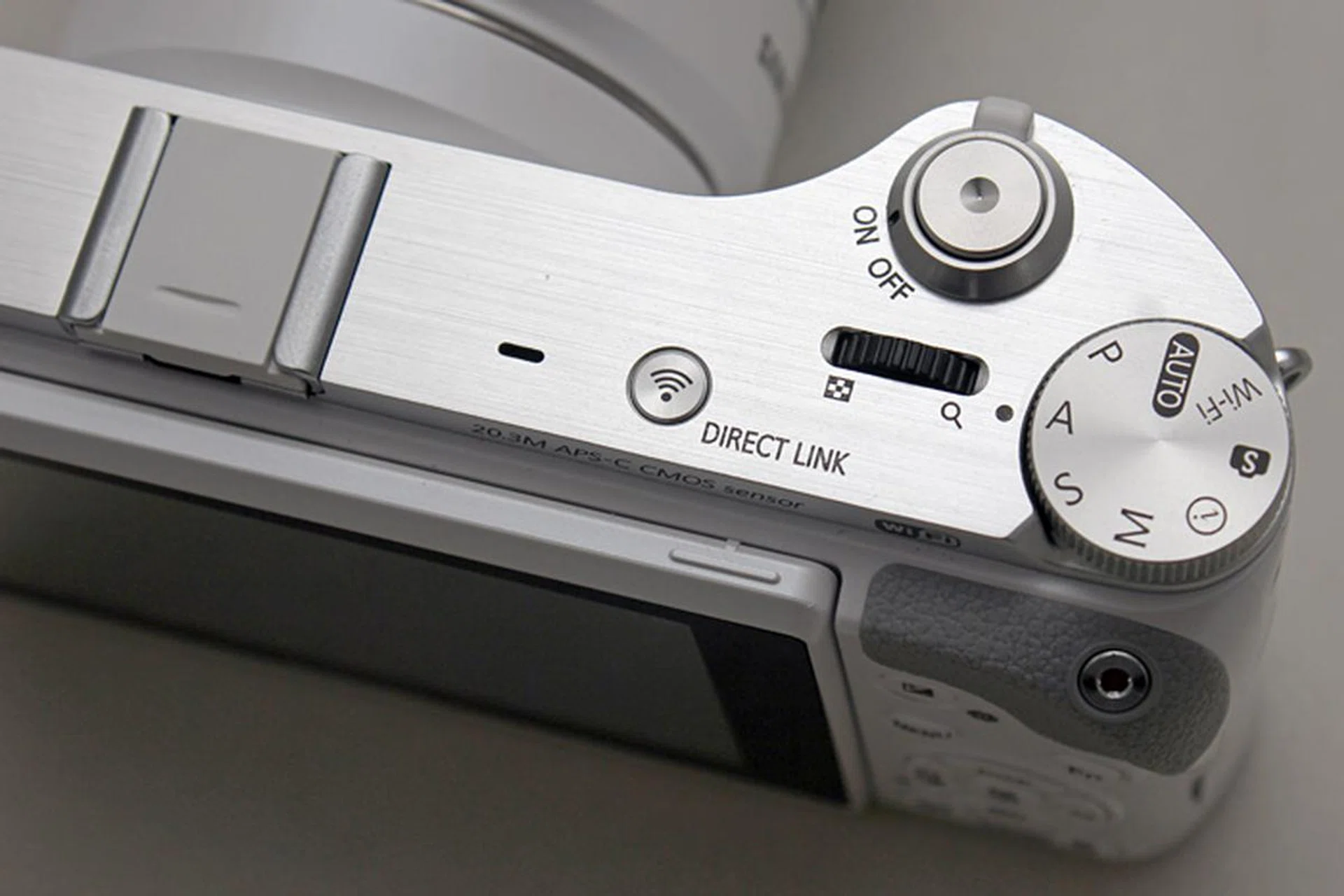 The control dial is placed at an uncomfortable angle - and those edges are sharp.