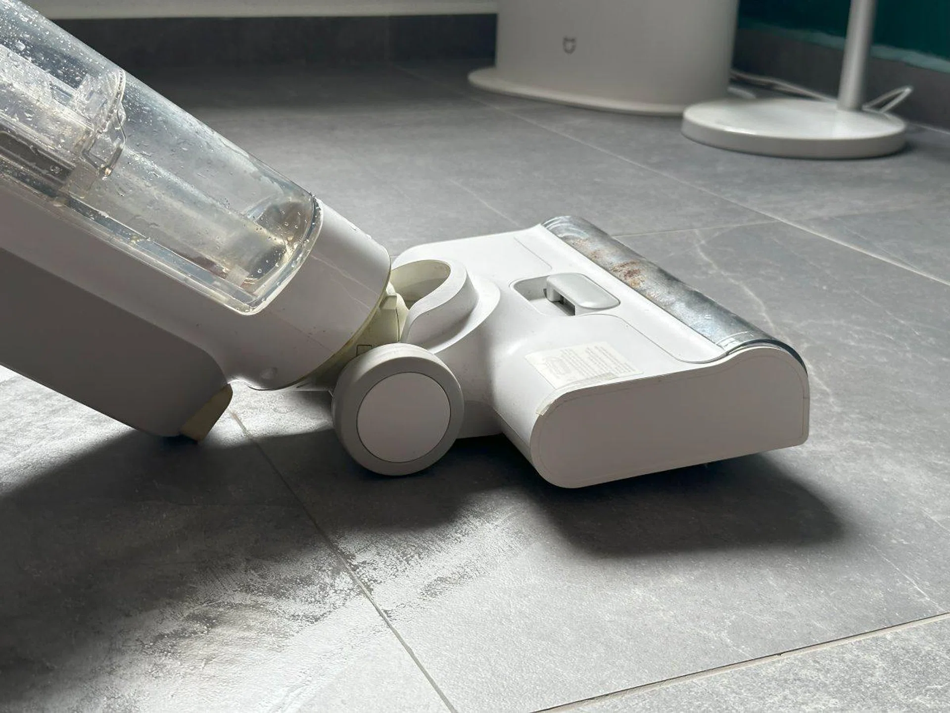 As a wet mop vacuum, everything is integrated and you use the W10 Ultra as is without optional attachments. It can also only be used on hard floors.