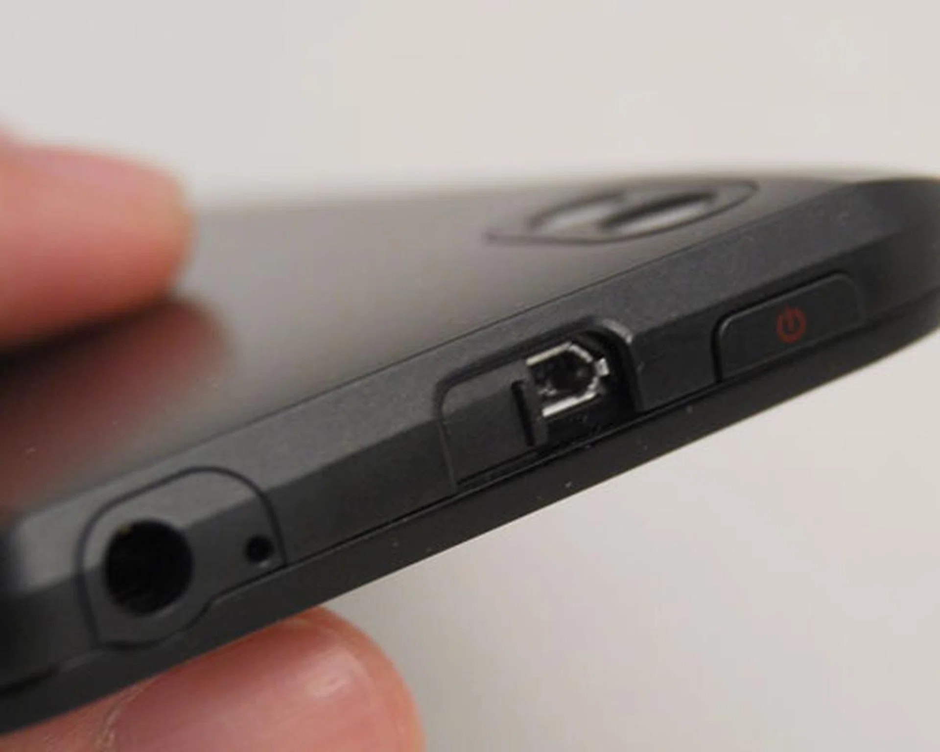 Our favorite design consideration - a slider cover to hide the microUSB port. Unfortunately, it sits right next to a flushed power button that's a pain to access.