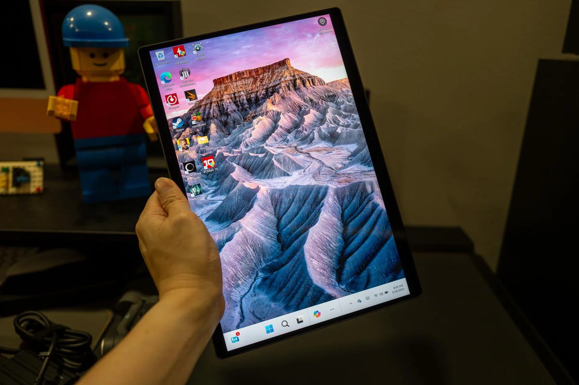 The Flow Z13 offers a kind of portability and flexibility that traditional laptops cannot. Photo: HWZ