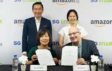 From left to right: (Bottom row) Ms. Ku Geok Boon, CEO of SG Enable, Mr. Steve Walter, VP, People Experiences and Technology APAC MENA LATAM, Amazon, Mr. Eric Chua, Senior Parliamentary Secretary, Social and Family Development, Ms. Gan Siow Huang, Minister of State, Manpower, Singapore.