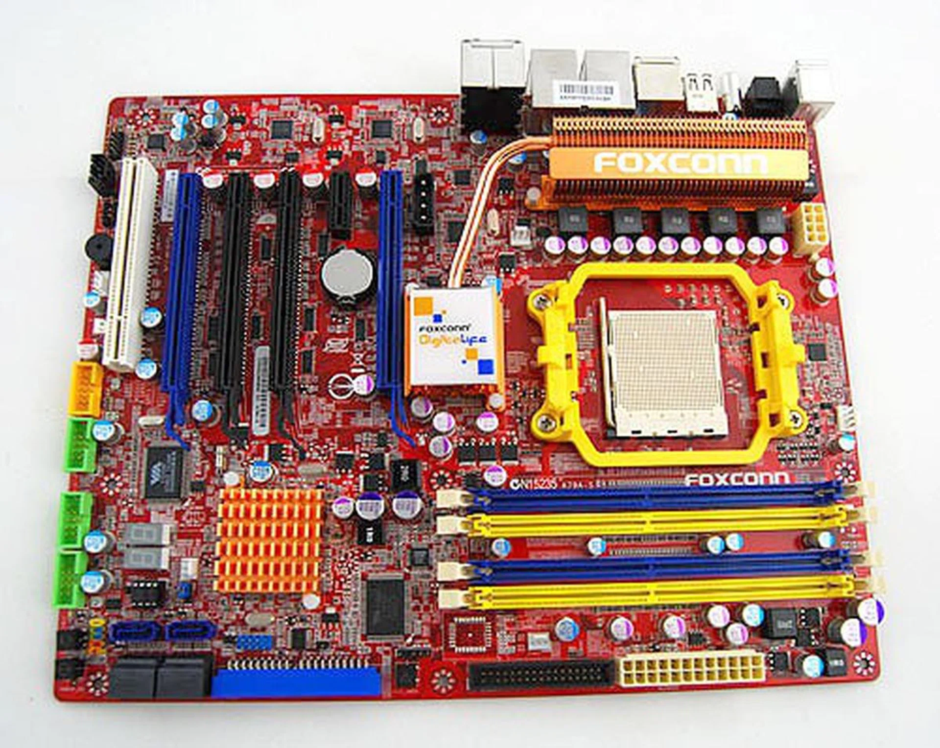 Introducing the SB750 Southbridge: Foxconn A79A-S Preview ...