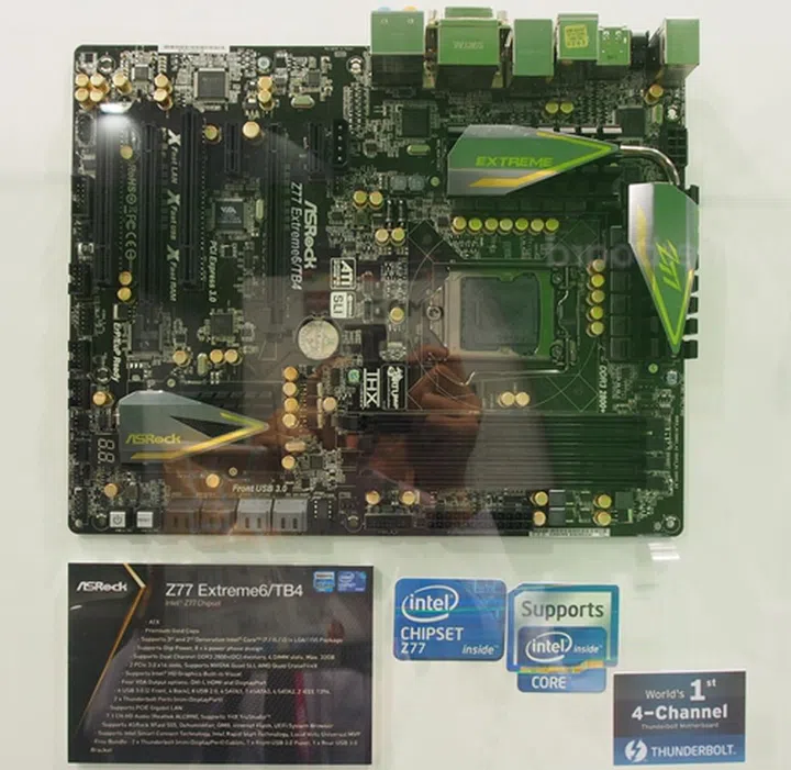 The ASRock Z77 Extreme/TB4 features two Thunderbolt ports, one to be connected to the iGPU of the processor while the other is for the discrete graphics card installed.