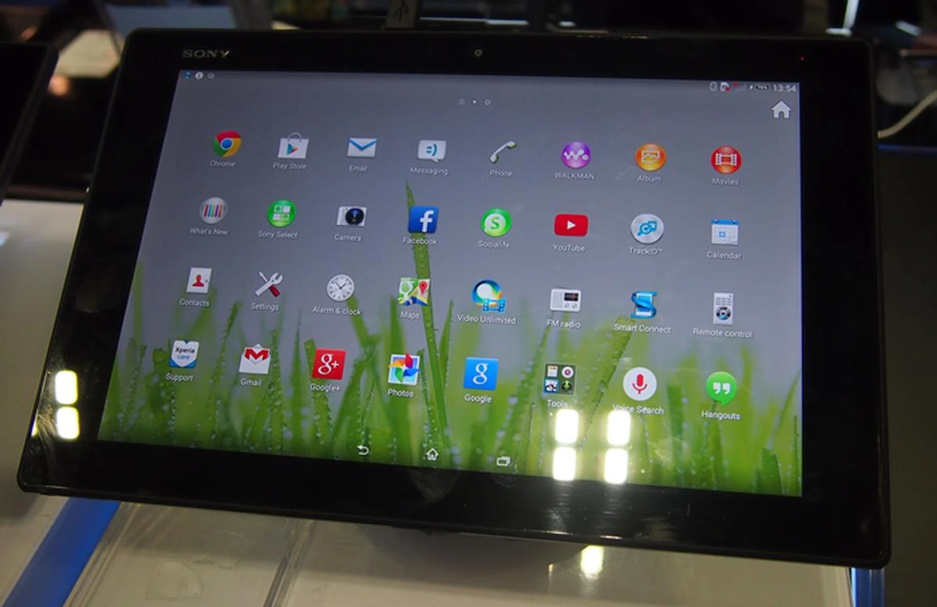 The Sony Xperia Z2 Tablet is the world's slimmest and lightest waterproof 10-inch tablet. It comes with 16GB internal storage and is powered by a Qualcomm Snapdragon 801 quad-core 2.3GHz processor. It is priced at $688 (Wi-Fi) and $888 (LTE), You will receive a free Xperia Z Magnetic Charging Dock DK39 worth $78.