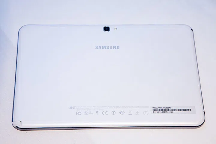 A 720p HD camera can be found at the back of the device.