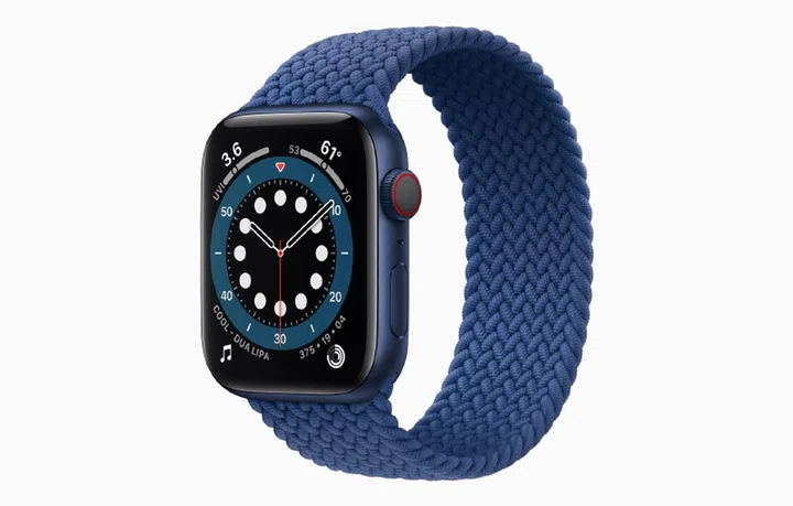 The new Braided Solo Loop on the new Apple Watch Series 6 in blue aluminium. (Image source: Apple)