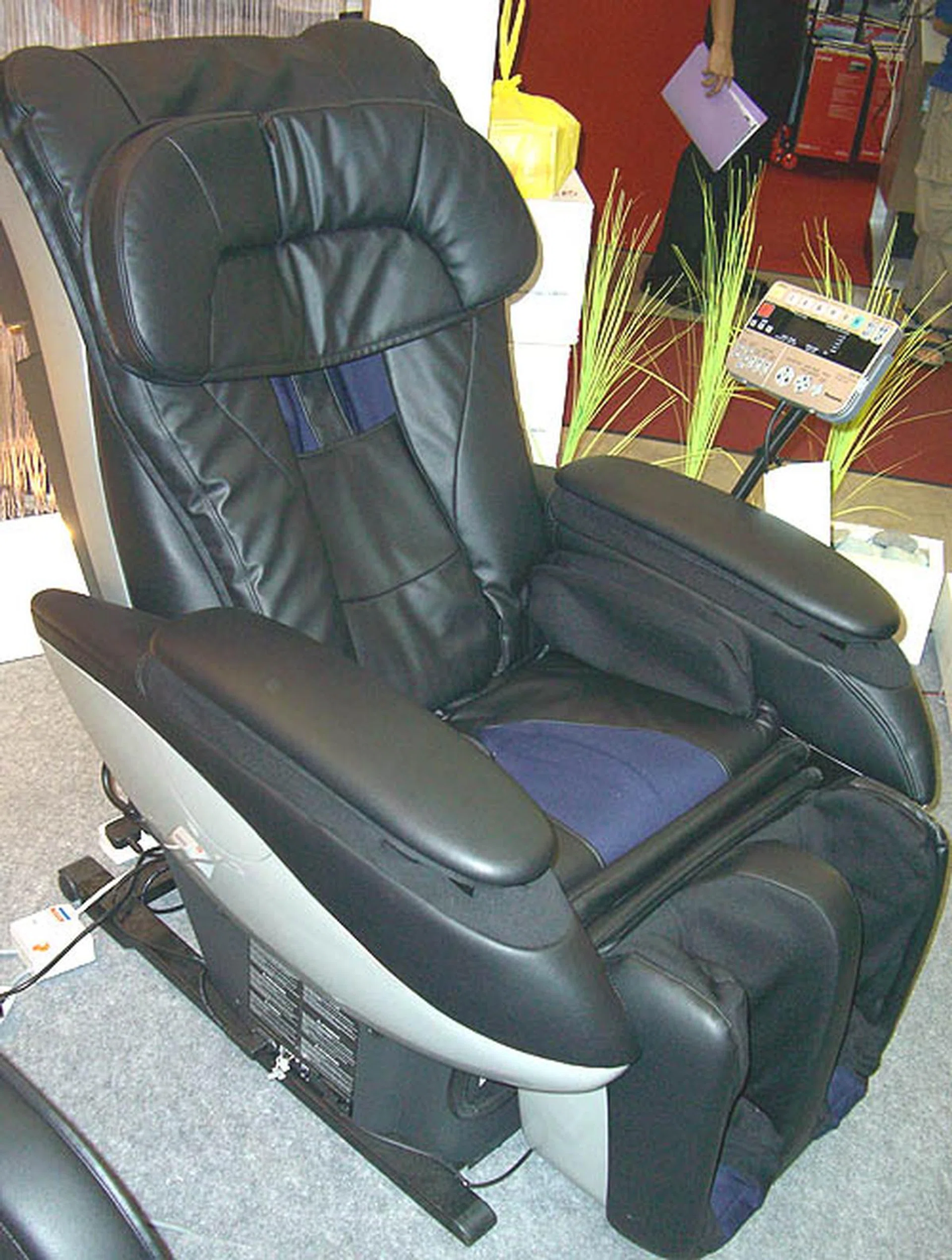 OSIM beware, for Panasonic's massage chair looks just as comfortable, including Japanese shiatsu massage options. The price for such comfort - S$7599. 
