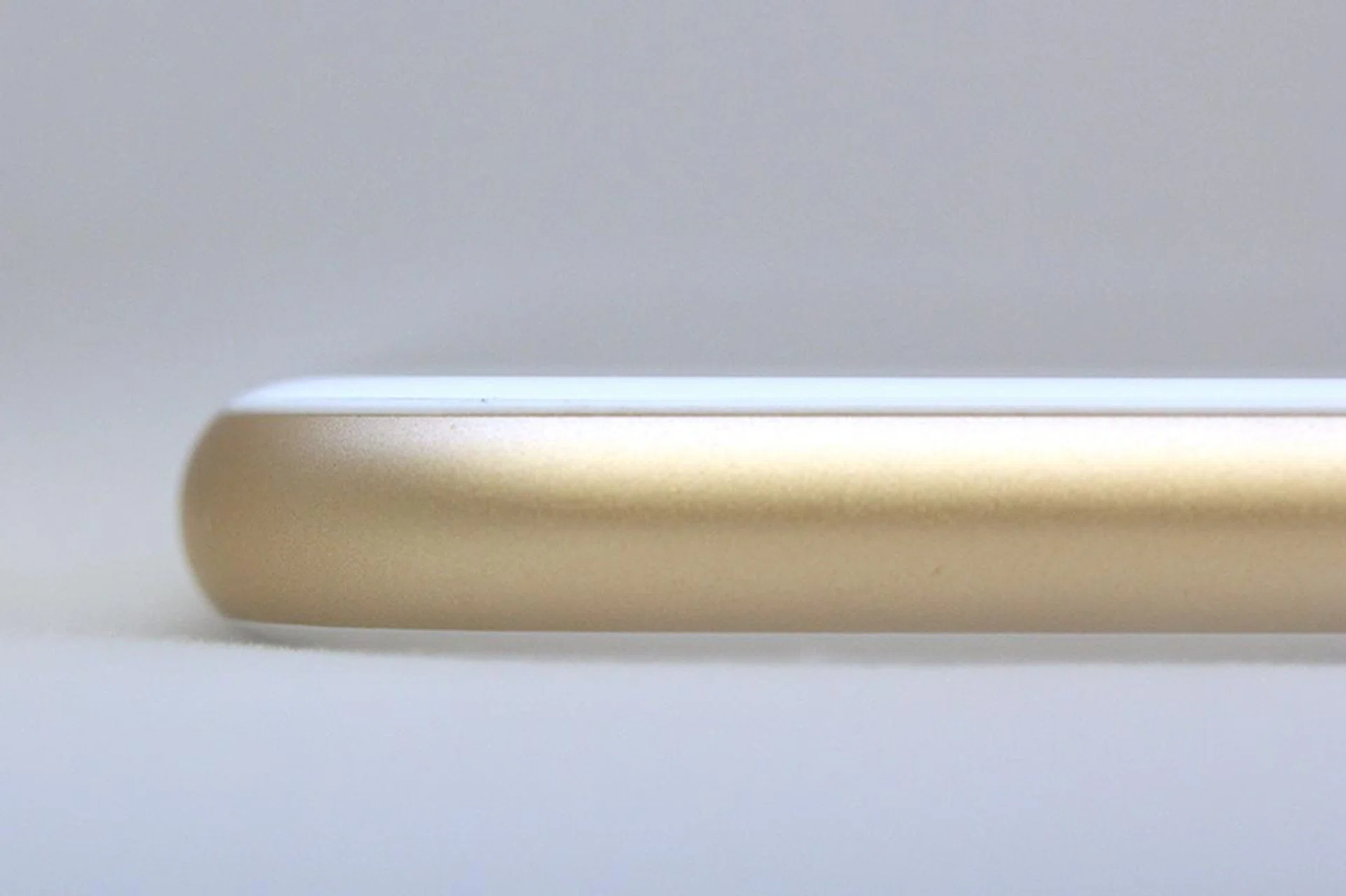 The slightly curved glass screen makes it easier to glide your thumb across the screen.