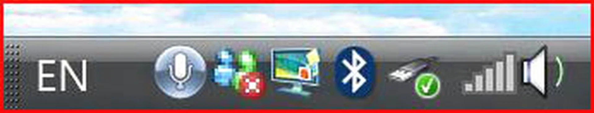 Even the icons in the Taskbar has been enlarged, though the result may not always look pretty. The icon for Windows Messenger looks rather blurry because of this. Do note that this image shows the exact size of the icons, we have not resized this screen capture at all.