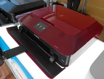 The Canon Pixma MG7170 also comes in red, besides the usual black color variant.