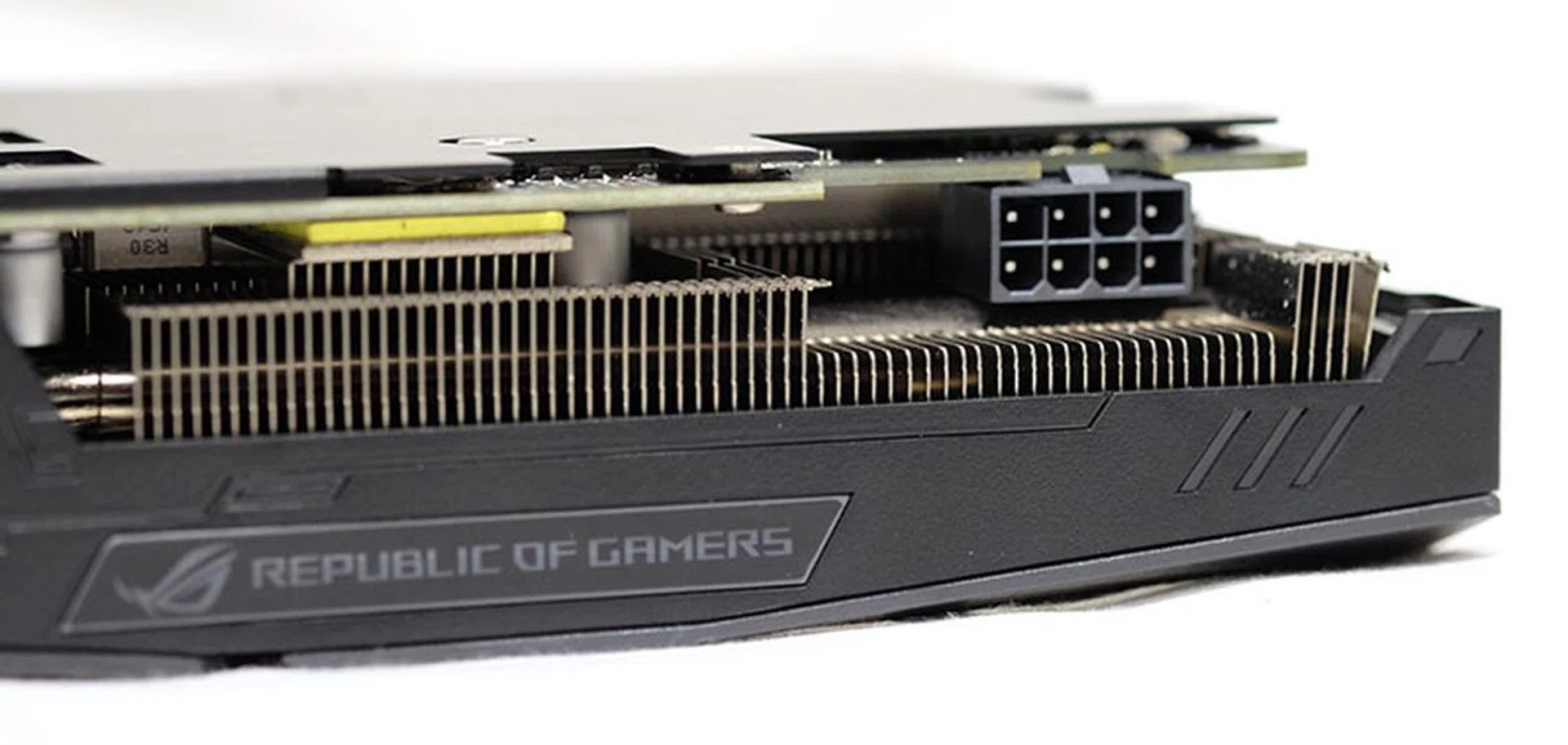 ASUS has replaced the standard 6-pin connector with an 8-pin one.