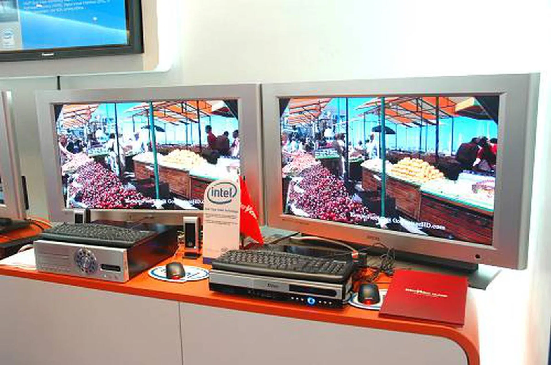 With the launch of the G965 chipset with the GMA X3000, Intel will join the ranks of integrated graphics with hardware HD decoding capabilities. Intel's Clear Video Technology also has advanced de-interlacing features.