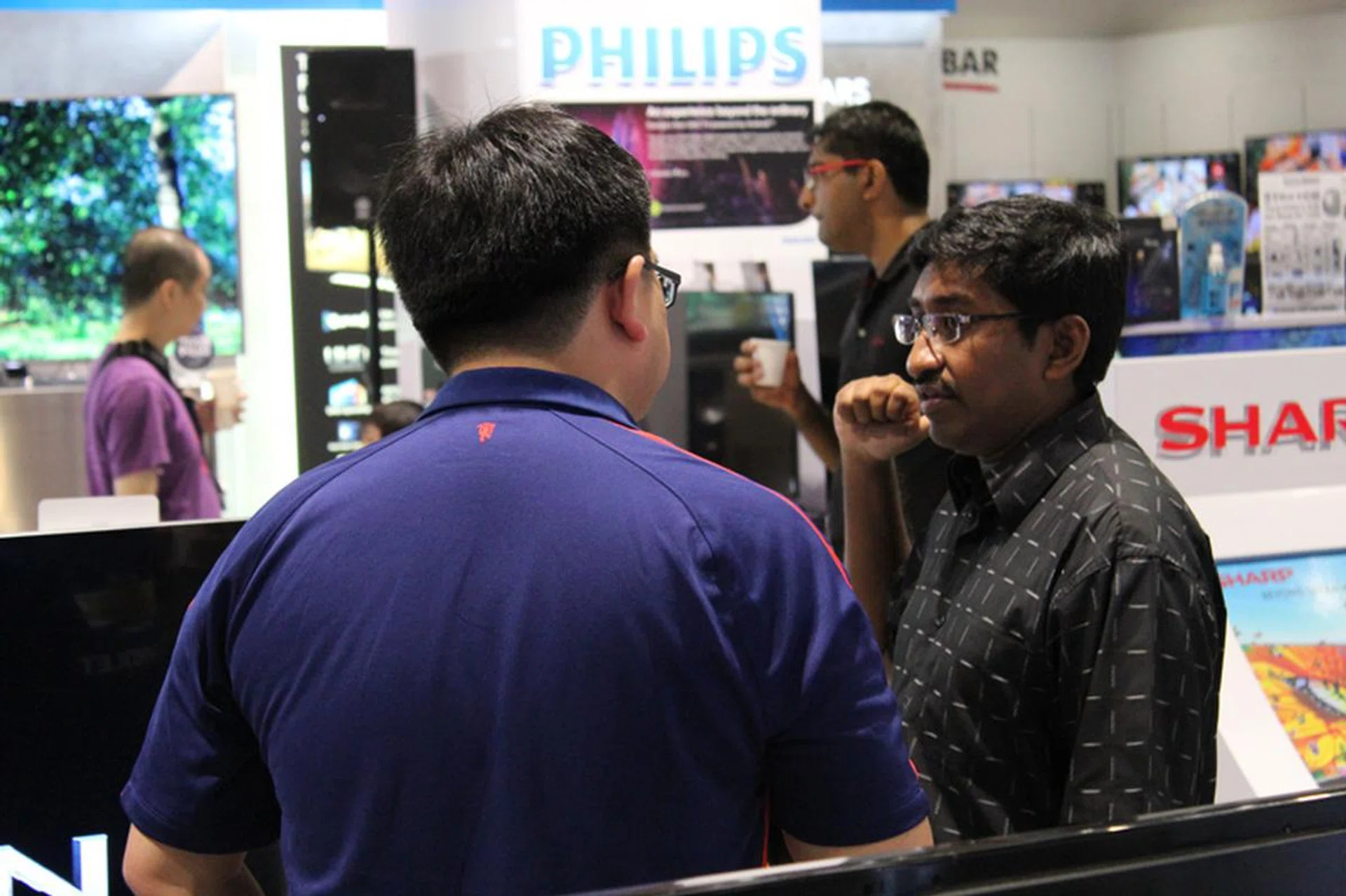 HWZ Editor, Vijay Anand, answering questions during the break.