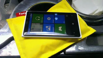 Here's the Nokia Lumia 920 pictured with the DT-901 Fatboy recharge pillow.