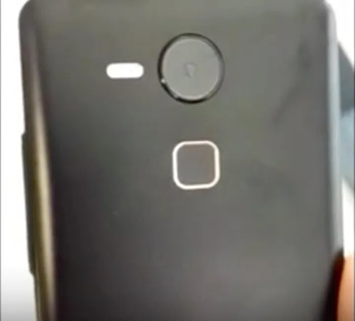 A fingerprint sensor on the alleged Huawei Nexus phone? <br> Image source: Steve Hemmerstoffer (YouTube)