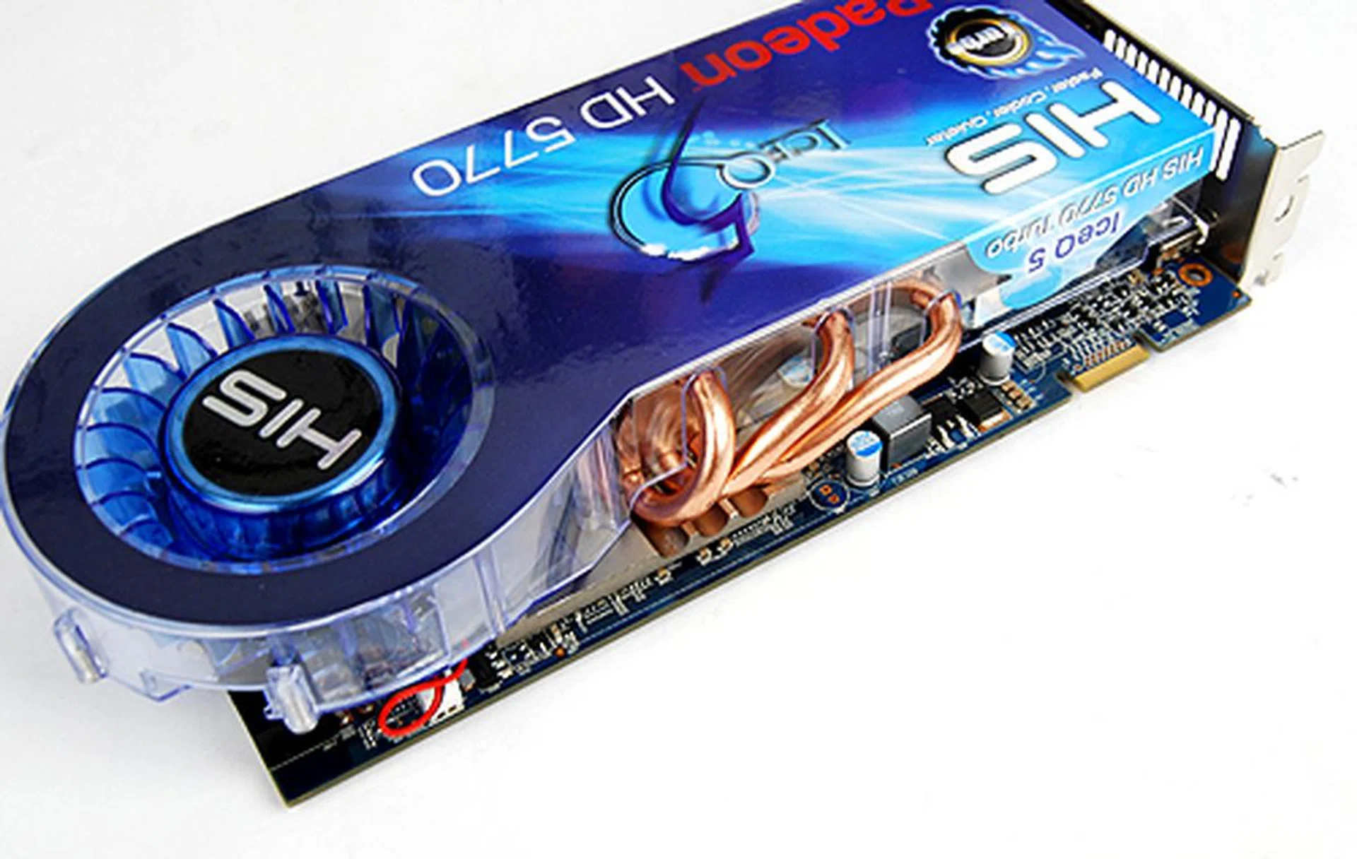 Again, we see the use of triple copper heat pipes to quickly draw away from the GPU core and to spread it to other parts of the heatsink.