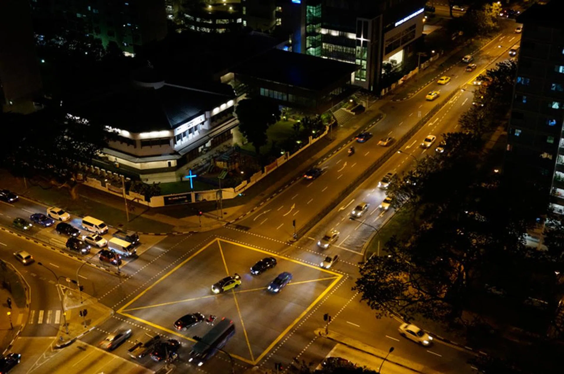 f/5.6 at 45mm, 1/20 sec, ISO 3200.