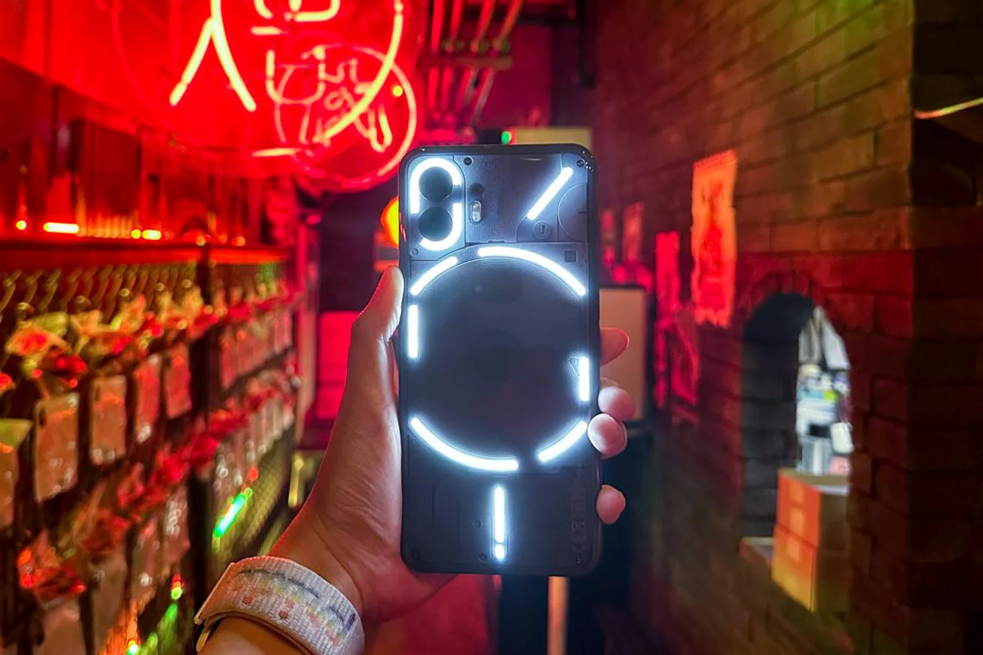 Early benchmarks of the next Nothing Phone has surfaced. Photo: HWZ
