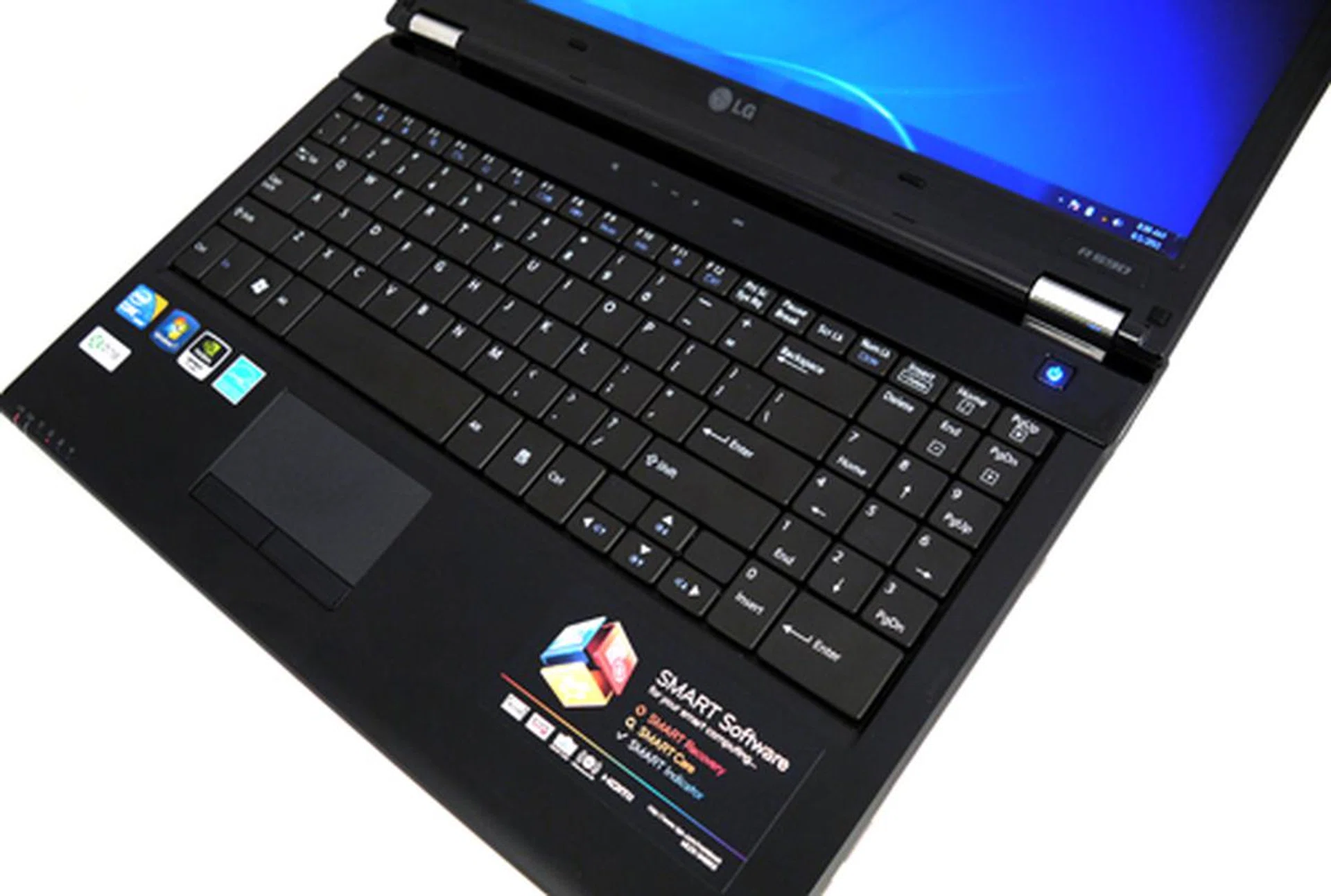 One of the perks of getting a 15.6-incher is they usually come with decent keyboard layouts. The R590 adheres to this tradition with an ample keyboard spread plus a number pad with a humongous "Enter" key as well.