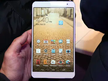 The new Huawei MediaPad X1 with its ultra-thin bezel and 7-inch 1920x1200 screen.