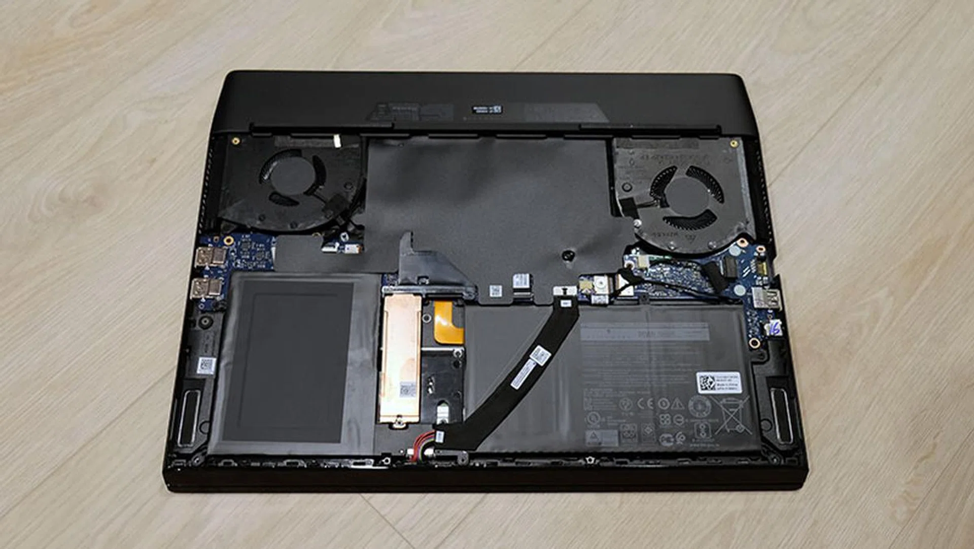 Alienware m15 R2 