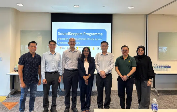 From L to R: Lee Poh Wah, CEO, Lien Foundation,  ⁠⁠Assistant Professor (Clinical Practice) Dr Lee Eng Sing, Clinical Director of Primary Care and Family Medicine Research Programme at Nanyang Technological University, Singapore (NTU Singapore) Lee Kong Chian School of Medicine (LKCMedicine) and the Co-Principal Investigator of SoundKeeper
3.⁠ ⁠⁠Dr Eugene Chua, Family Physician, Associate Consultant and NHGP Site Investigator of the SoundKeepers programme, ⁠⁠Dr Mythily Subramaniam, Assistant Chairman, Medical Board (Research), IMH and  
Co-Principal Investigator of SoundKeepers, ⁠⁠Professor Guan Cuntai, President’s Chair Professor in Computer Science and Engineering, Deputy Dean of NTU CCDS and Co-Principal Investigator of SoundKeepers, ⁠⁠Danny Loke, Head of Community Mental Health Department, Fei Yue Community Service,  ⁠⁠Rabi’atull Syerida Juma’at, Manager of the Recovery Wellness Programme (RWP) of Club HEAL Photo Whitelabel PR 