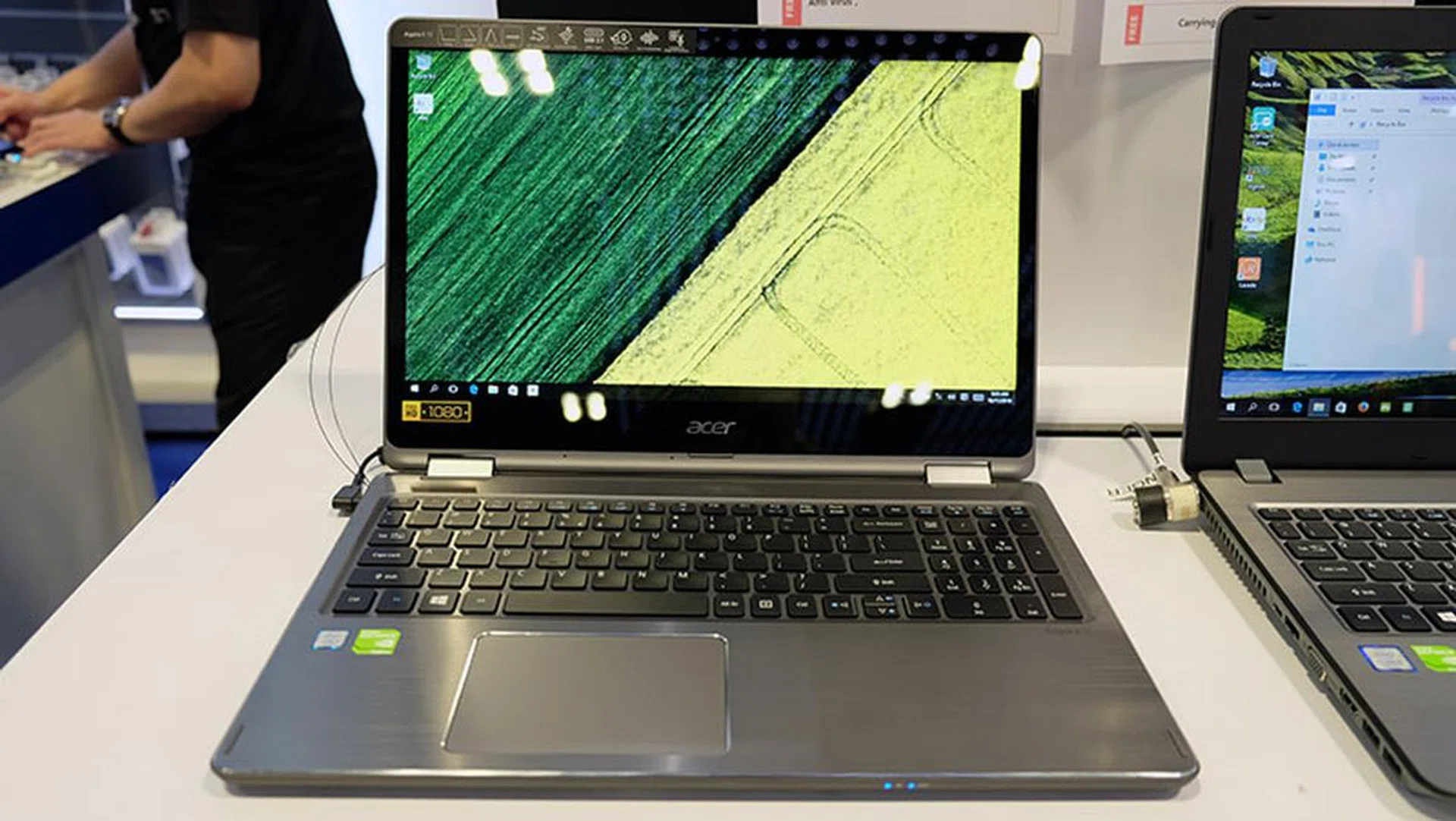 Acer Aspire R15