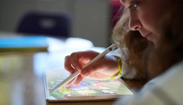 The new 9.7-inch iPad supports Apple Pencil. (Image source: Apple)