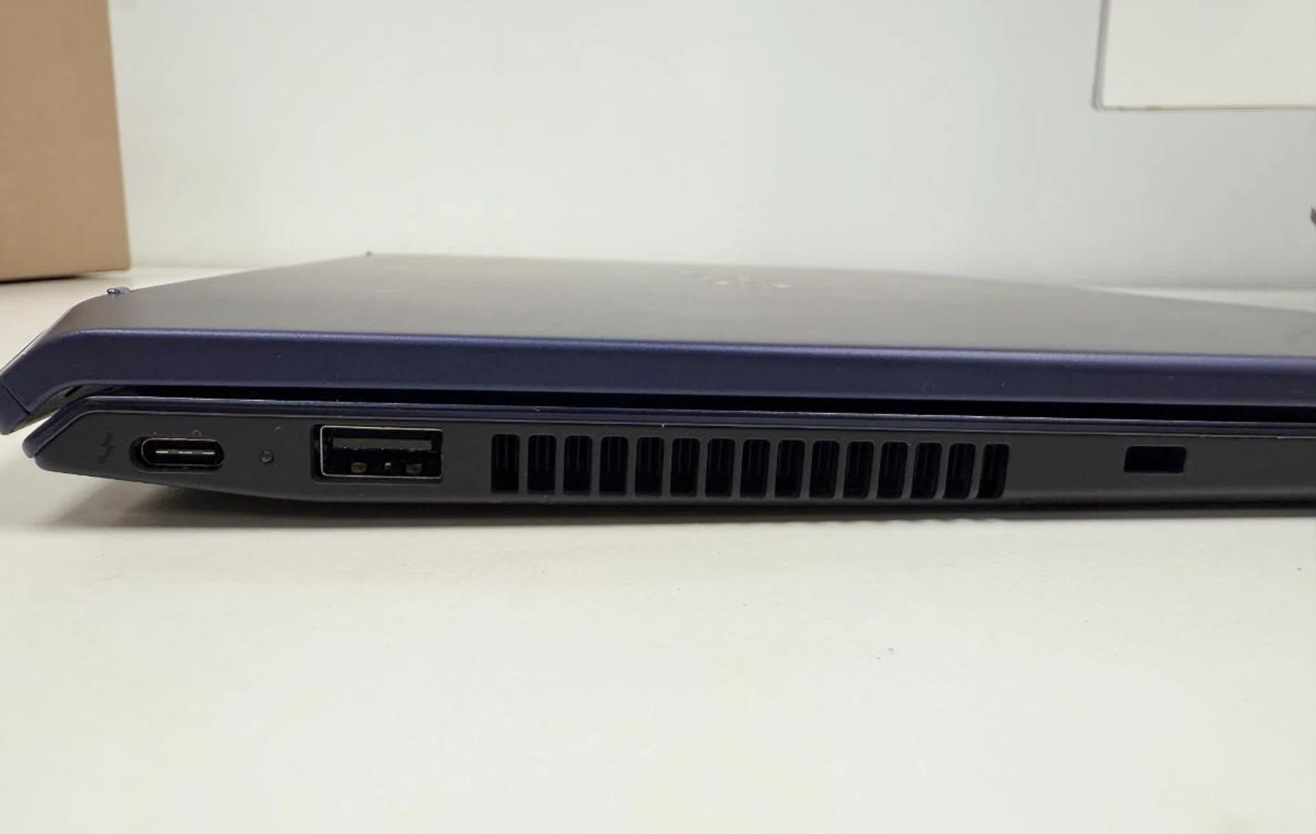 The air vented from the side vent can get warm to a point where it feels uncomfortable. Photo: HWZ.