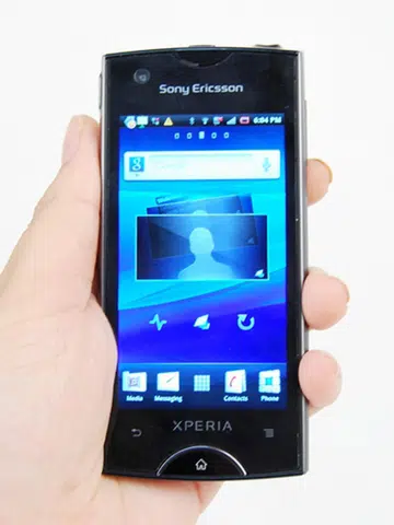 The Ray is only 9.4mm thin; its narrow but sturdy aluminum build makes for easy handling.