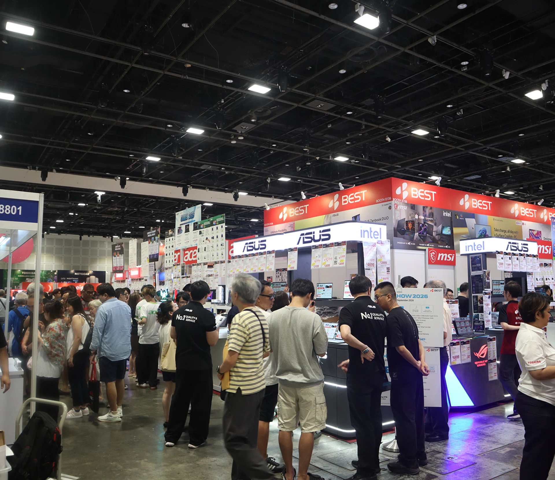 Tech Enthusiasts Flock to Comex 2026 for Major Gaming Discounts