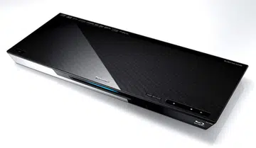 The DMP-BDT320 is Panasonic's top of the line Blu-ray player and comes with both Smart TV functionality and 3D Blu-ray playback support. Unlike the Smart TV aspect that helps extend your TV's capabilities, it can't convert your non-3D capable TV to offer that support - so don't get the wrong idea!