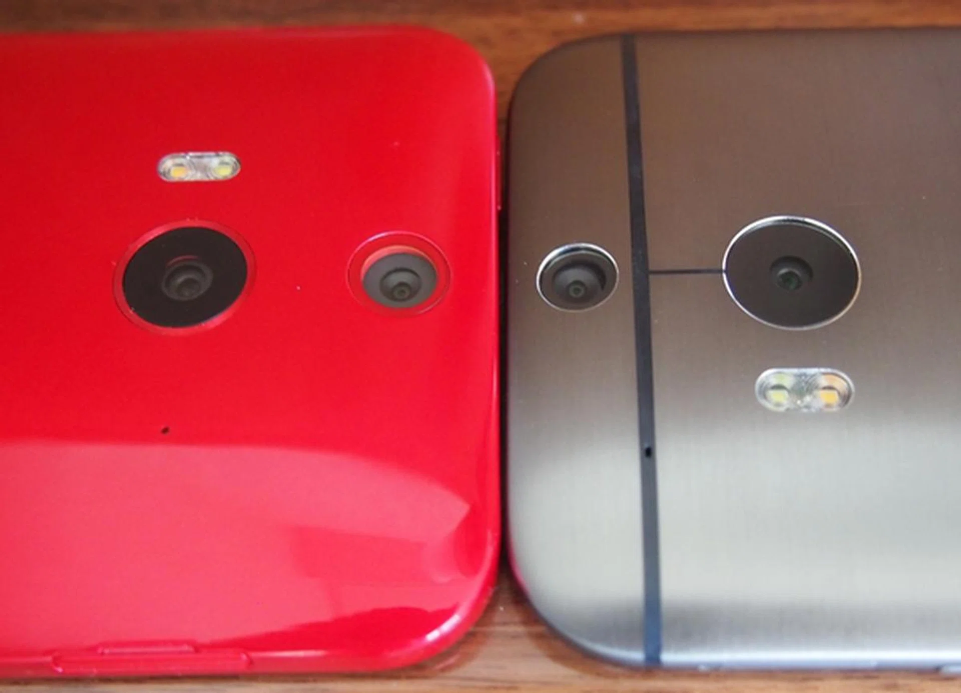 The Butterfly 2 (left) is the second HTC handset to come with Duo Camera. 