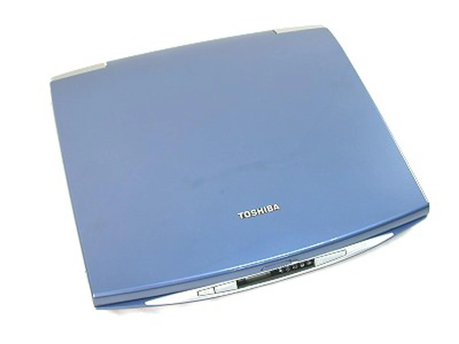 Gamers of year 2003 unite! A machine of your dreams has appeared in the form of Toshiba's Satelite 5200-A751!