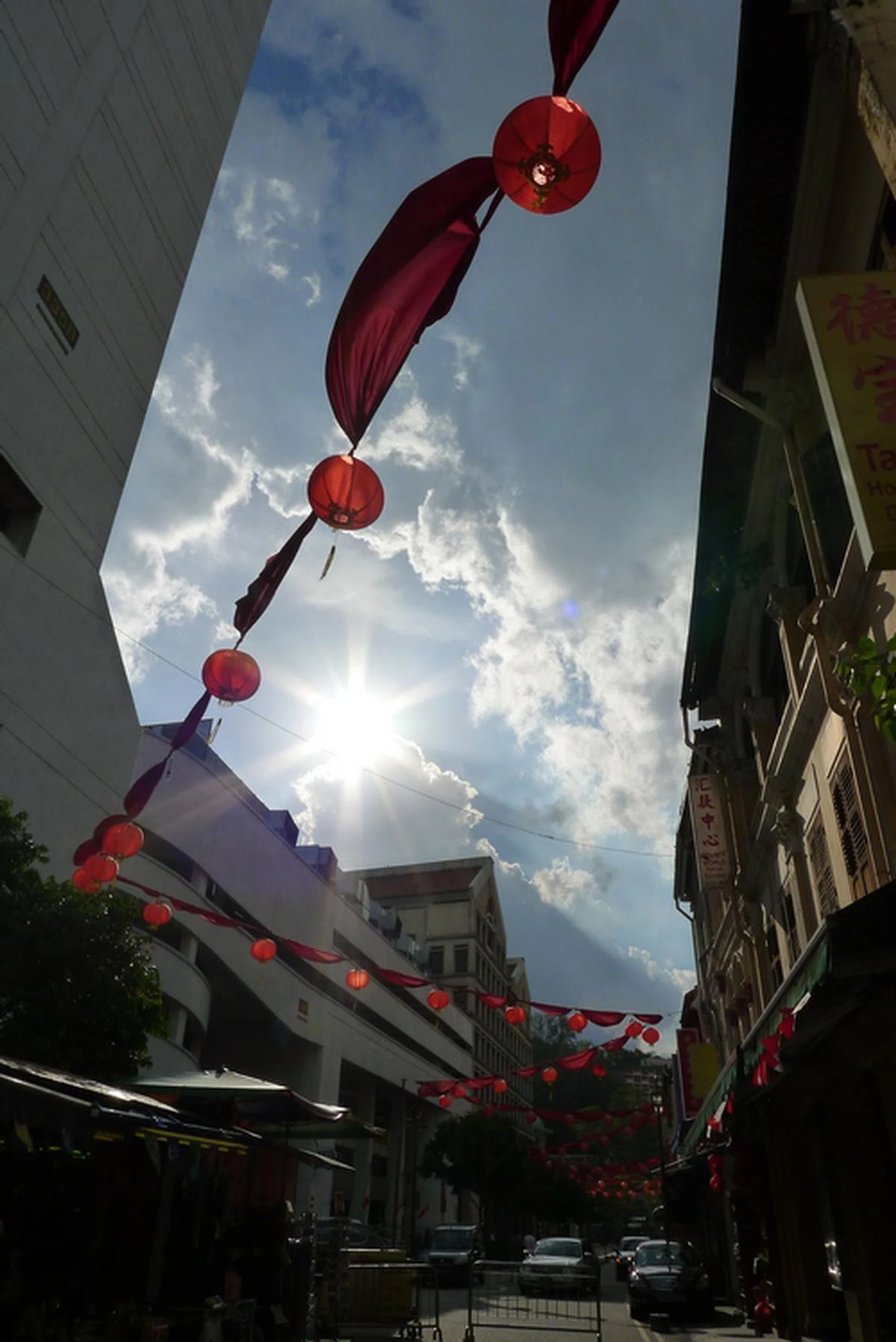 Shot at f/8, 24mm, 1/1300 sec, ISO125.