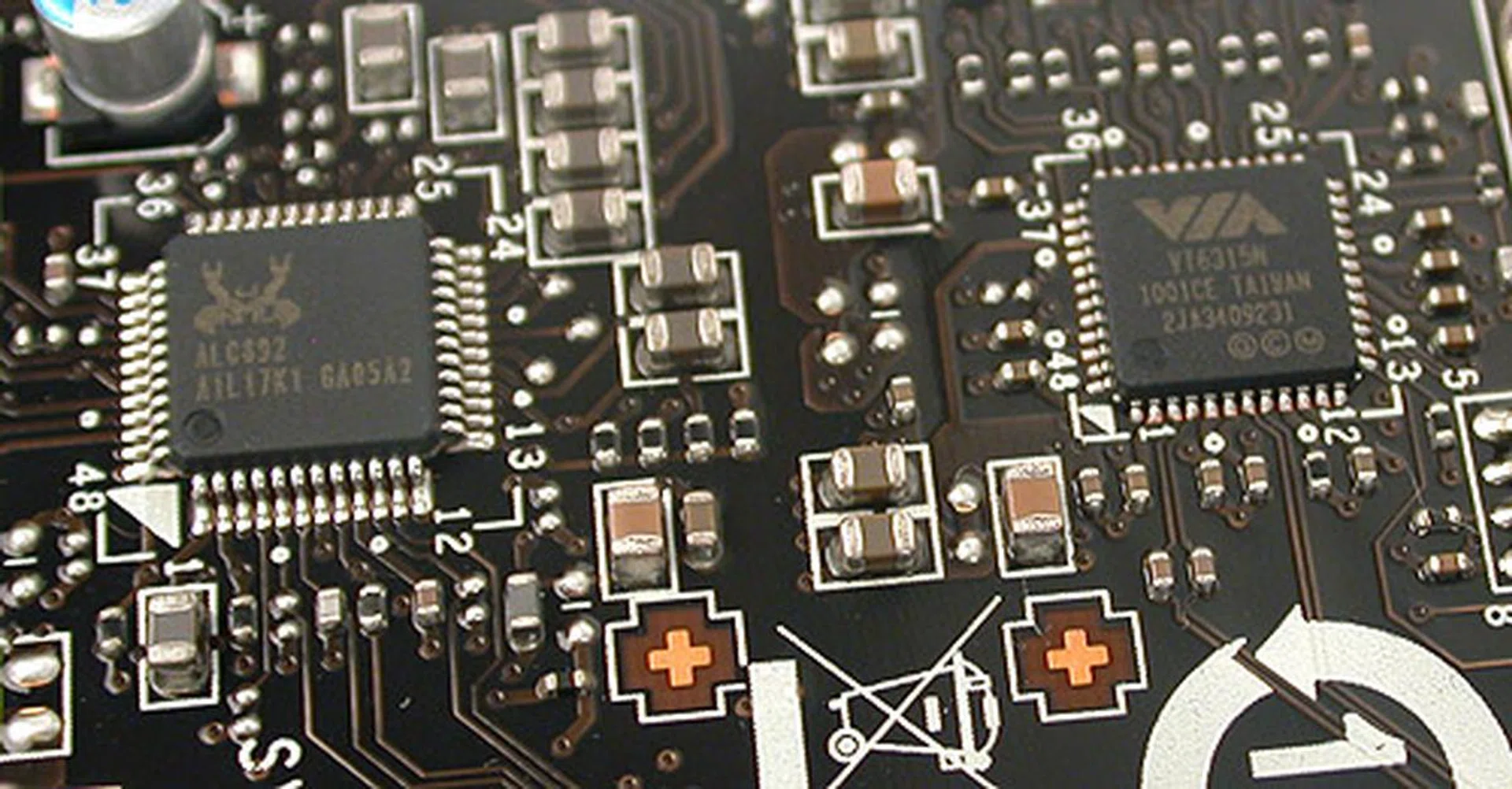 A FireWire controller from VIA (with two onboard headers) and Realtek's ALC892 HD audio CODEC.