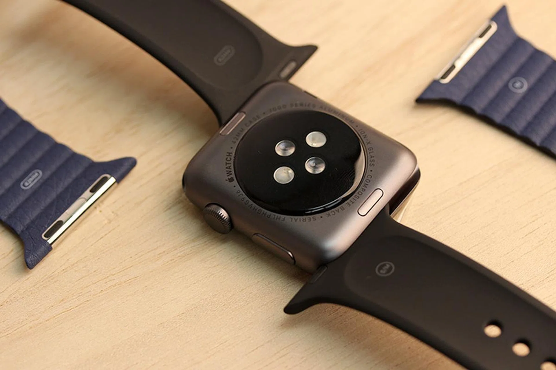 Phones can do without cases, but watches can't do without bands.