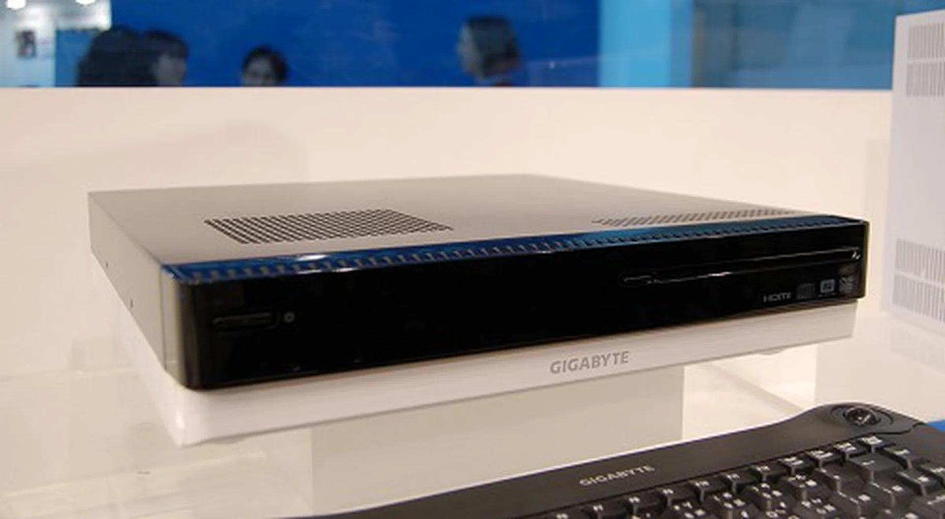  Gigabyte has had an ultra slim multimedia PC solution before with a similar design, but this time, the GB-MEC II has been updated with the AMD K8 Griffin platform (AMD 780G) for much better video and audio handling (up to 1080p on Blu-ray videos) without issues.  