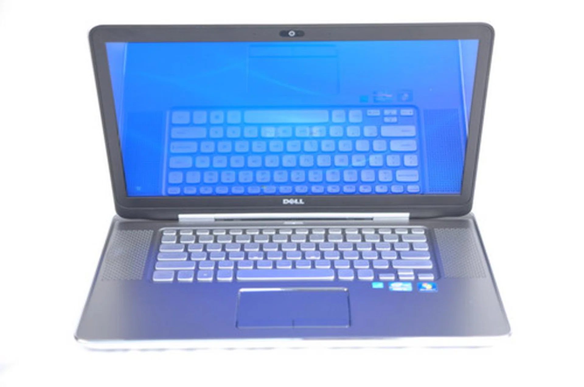 The simple symmetrical design found on the interior is what makes the XPSz so appealing, but presents other problems as well.