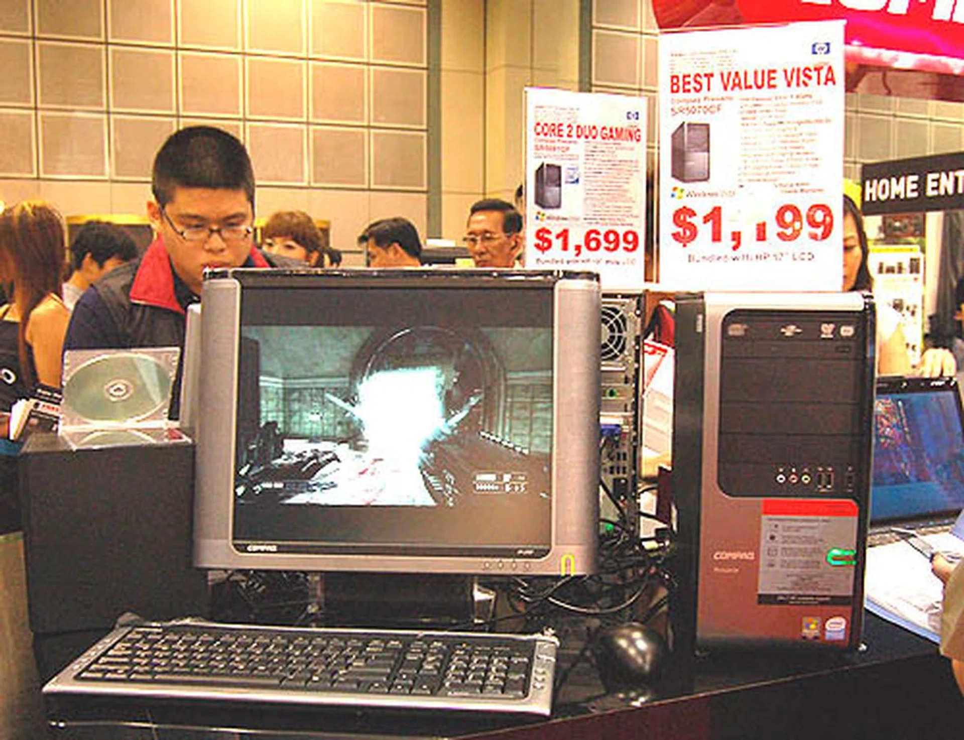  The Compaq Presario SR5070CF Desktop PC is also a pretty reasonable deal at S$1,199. It comes bundled with a 17-inch LCD display and is powered by an Intel Pentium 4 processor 631, 512MB DDR2 RAM and 160GB 7,200RPM SATA HDD.  