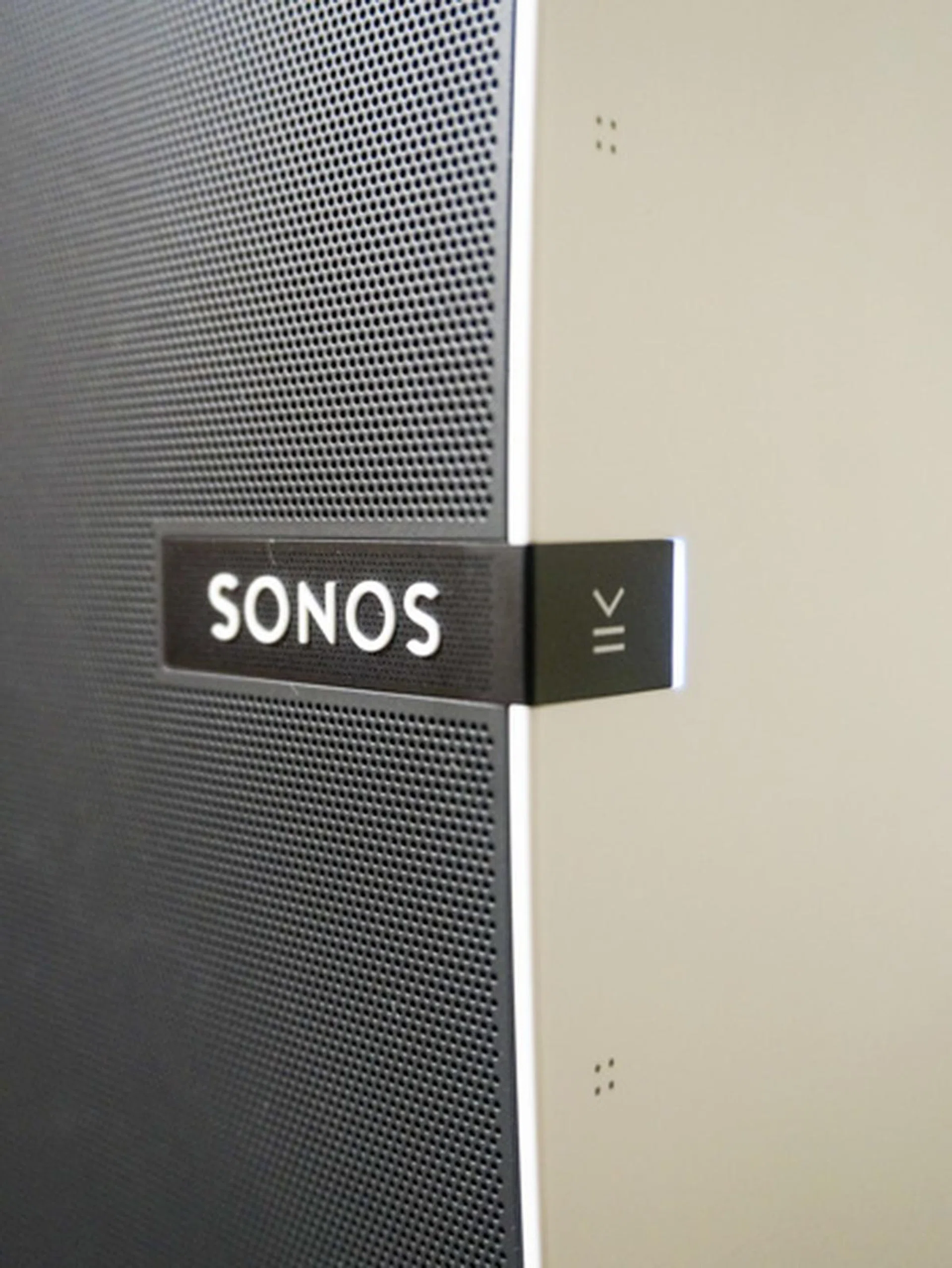 Even the label is perforated for optimal sound transmission.