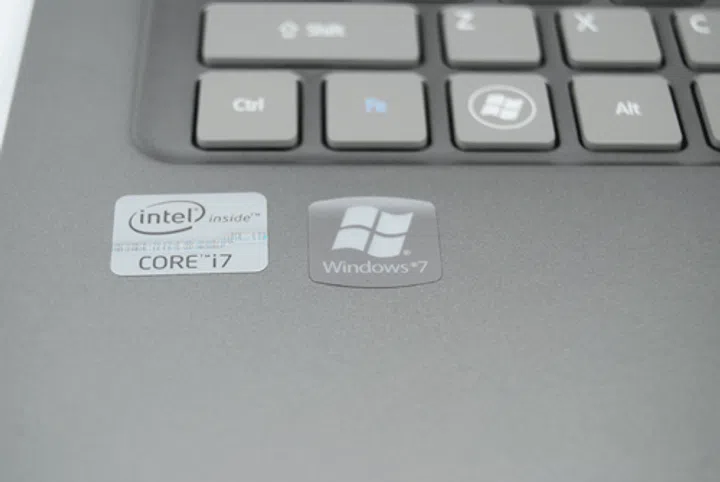 Even the stickers from Intel and Windows look like they belong. We hope that this is a sign that there won't be any annoying gaudy stickers anymore.