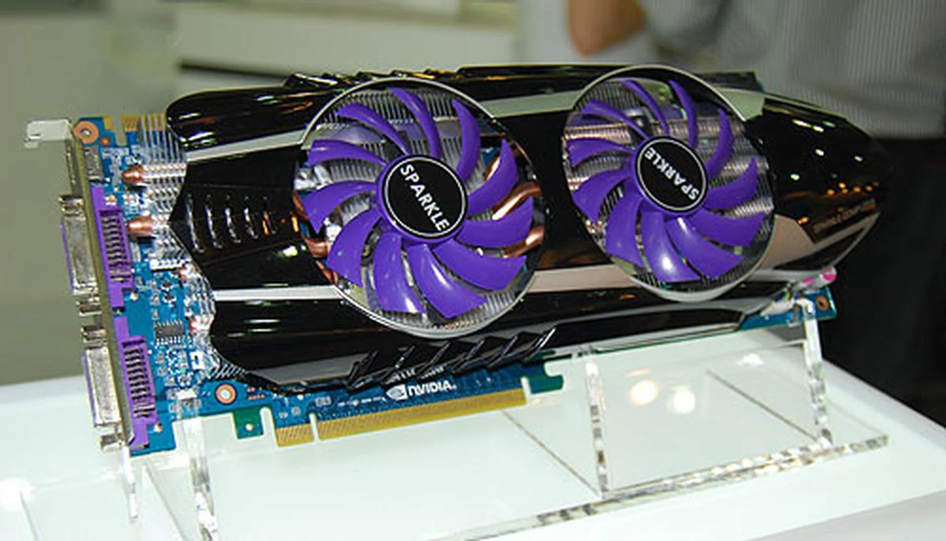 The Sparkle GeForce GTX580 Guru uses a custom, dual-fan cooler. Its core clock runs at 772MHz while the memory runs at 4008MHz.