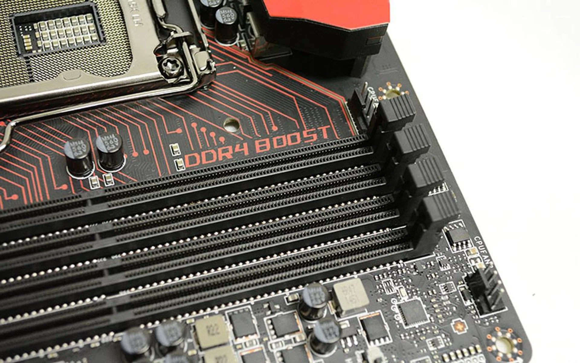 The DDR4 Boost design isolates the memory circuitry from other components in order to ensure a cleaner memory signal.