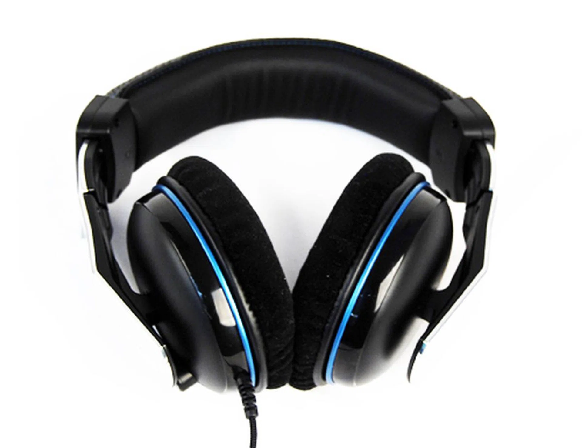 Blue highlights help give this product a slight aura towards gaming and entertainment, which it would otherwise sorely lack.