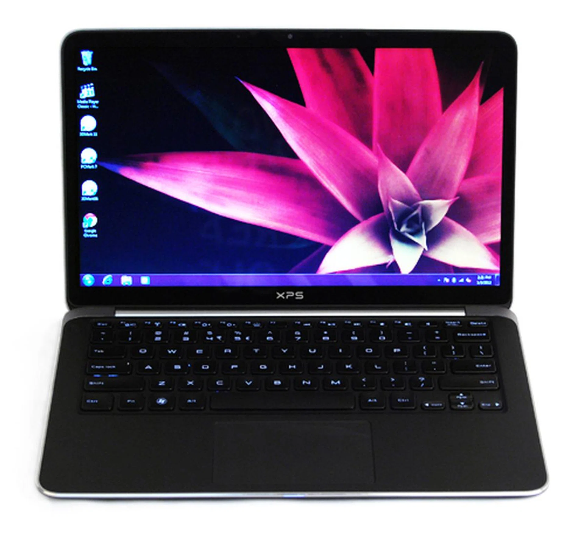 While it's one of the glossier displays we've seen, we were still impressed by the XPS 13's vivid colors and brightness - if only its screen was of a slightly higher resolution!