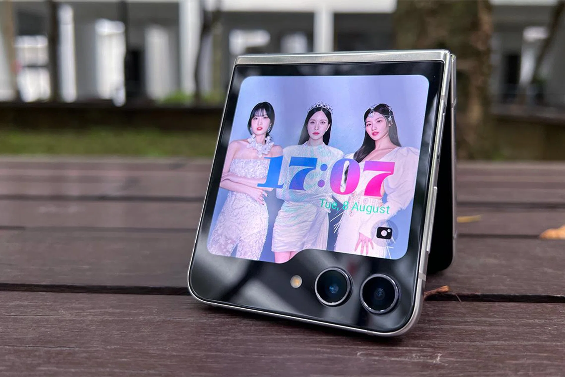 The Samsung Galaxy Z Flip5