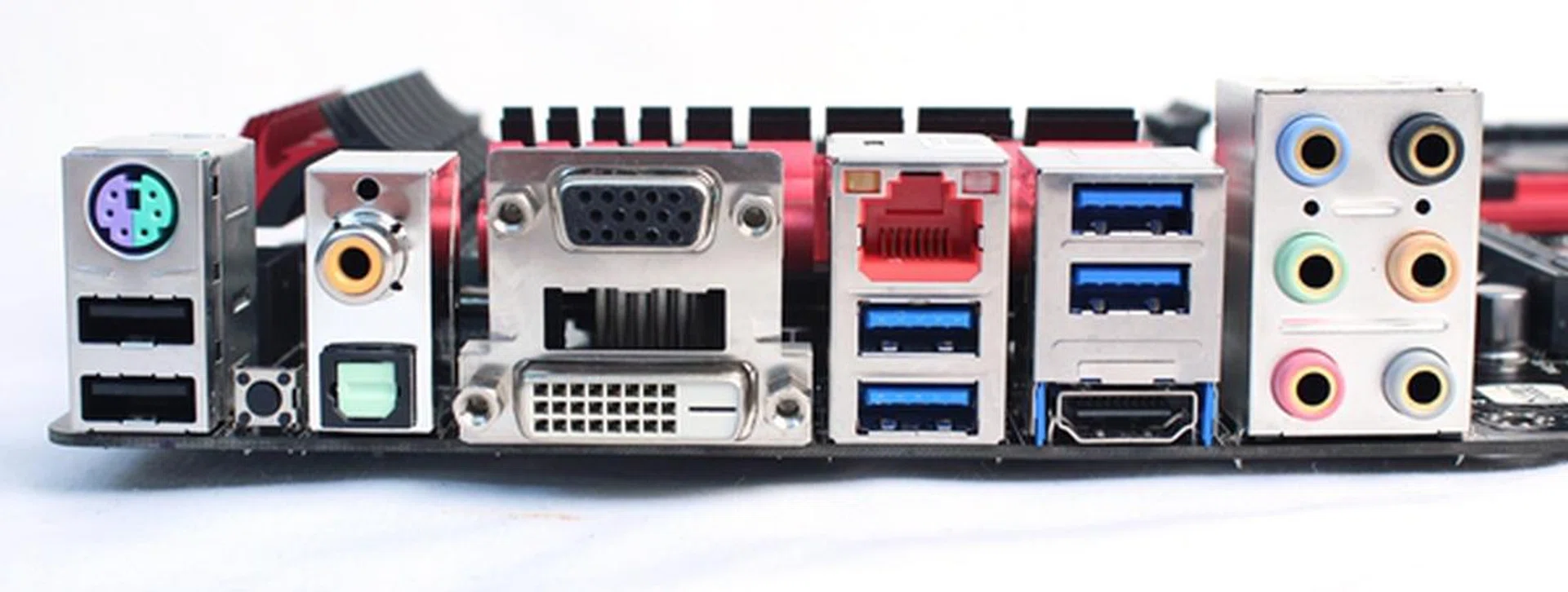 There are three video connectivity options in the form of the HDMI, DVI-D and VGA ports. For audio options, there are both coaxial and optical S/PDIF-out ports and six analog audio ports.